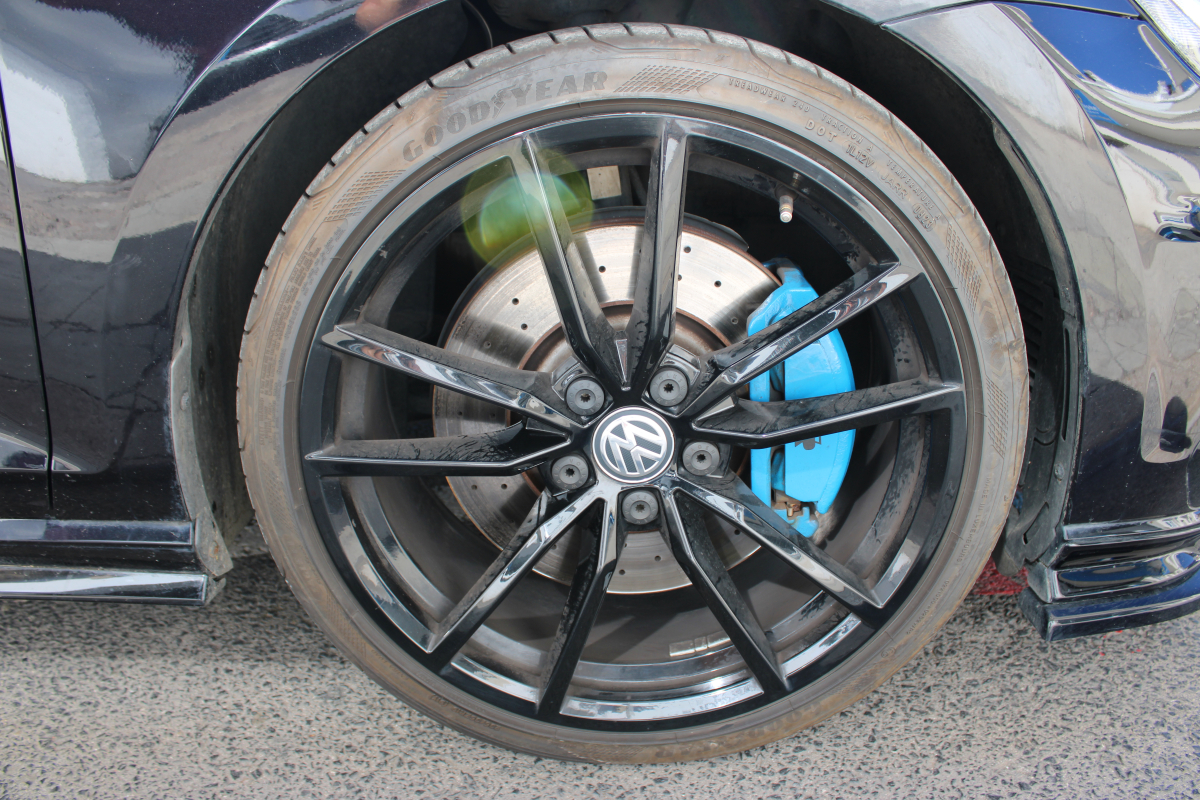 Volkswagen Golf — 19