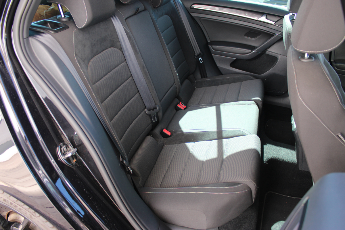 Volkswagen Golf — 13