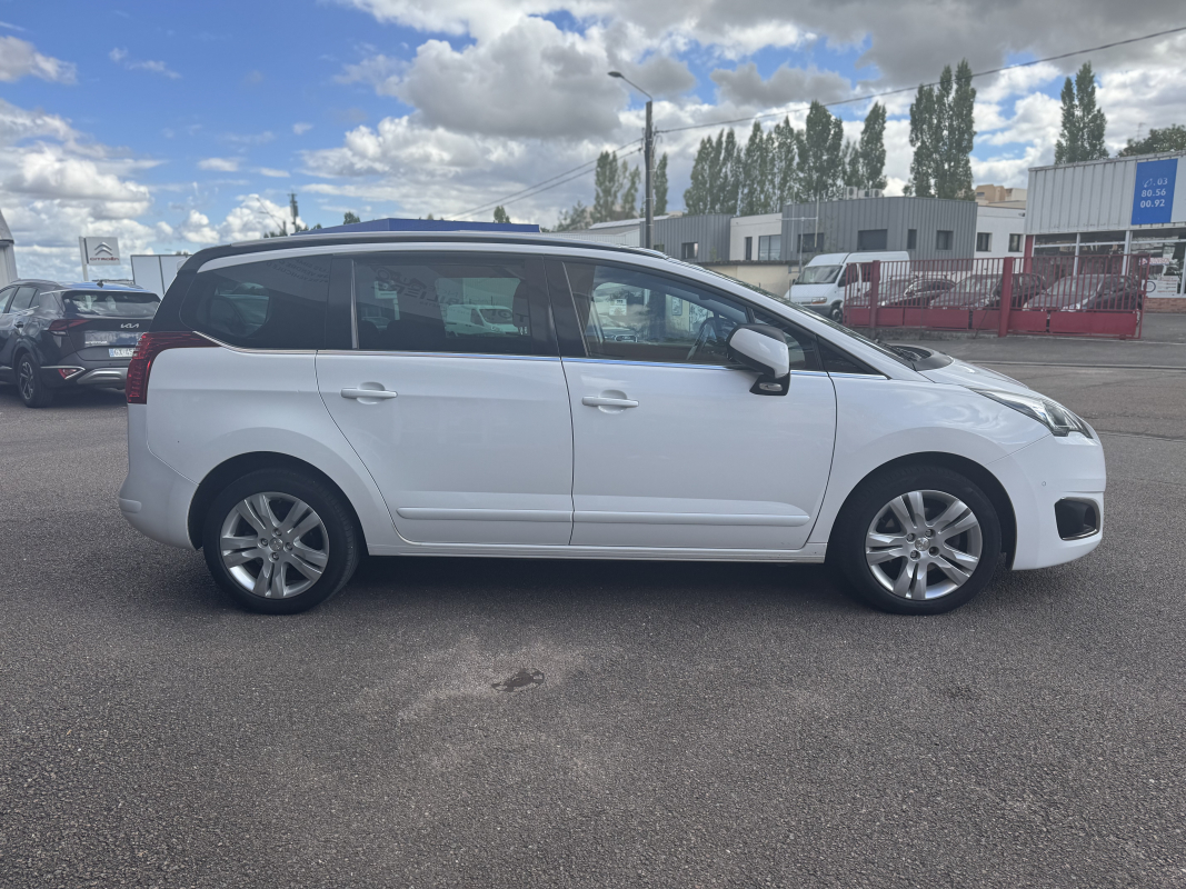 Peugeot 5008 — 12