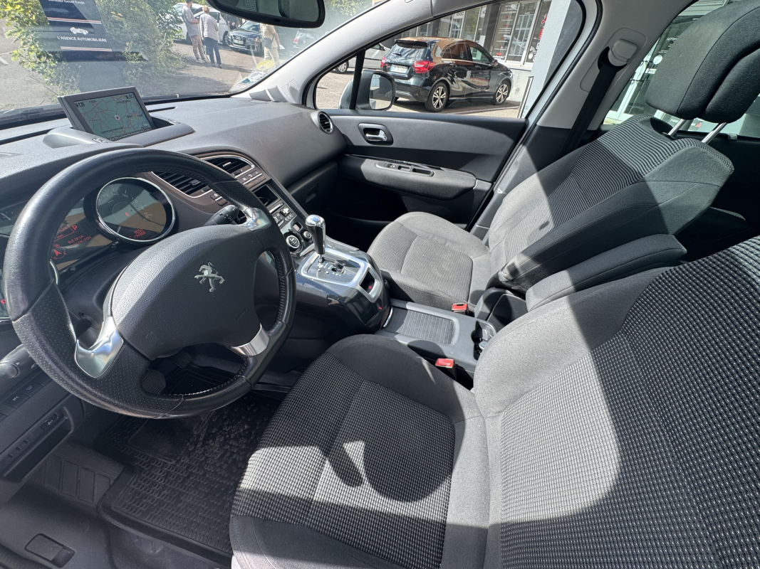 Peugeot 5008 — 6