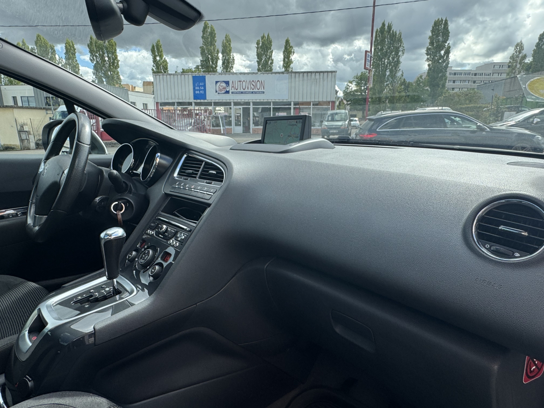 Peugeot 5008 — 14