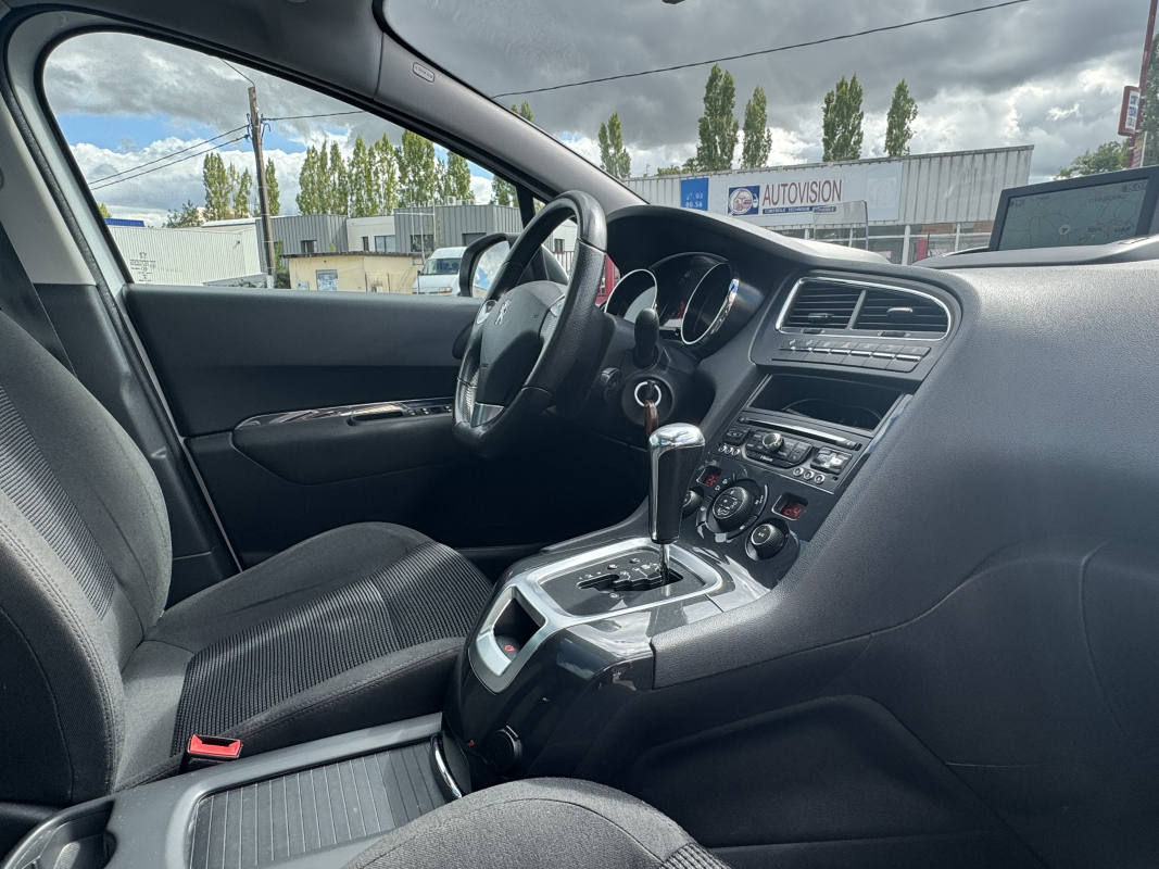 Peugeot 5008 — 15