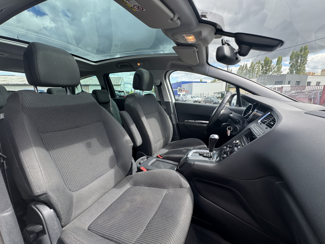 Peugeot 5008 — 8