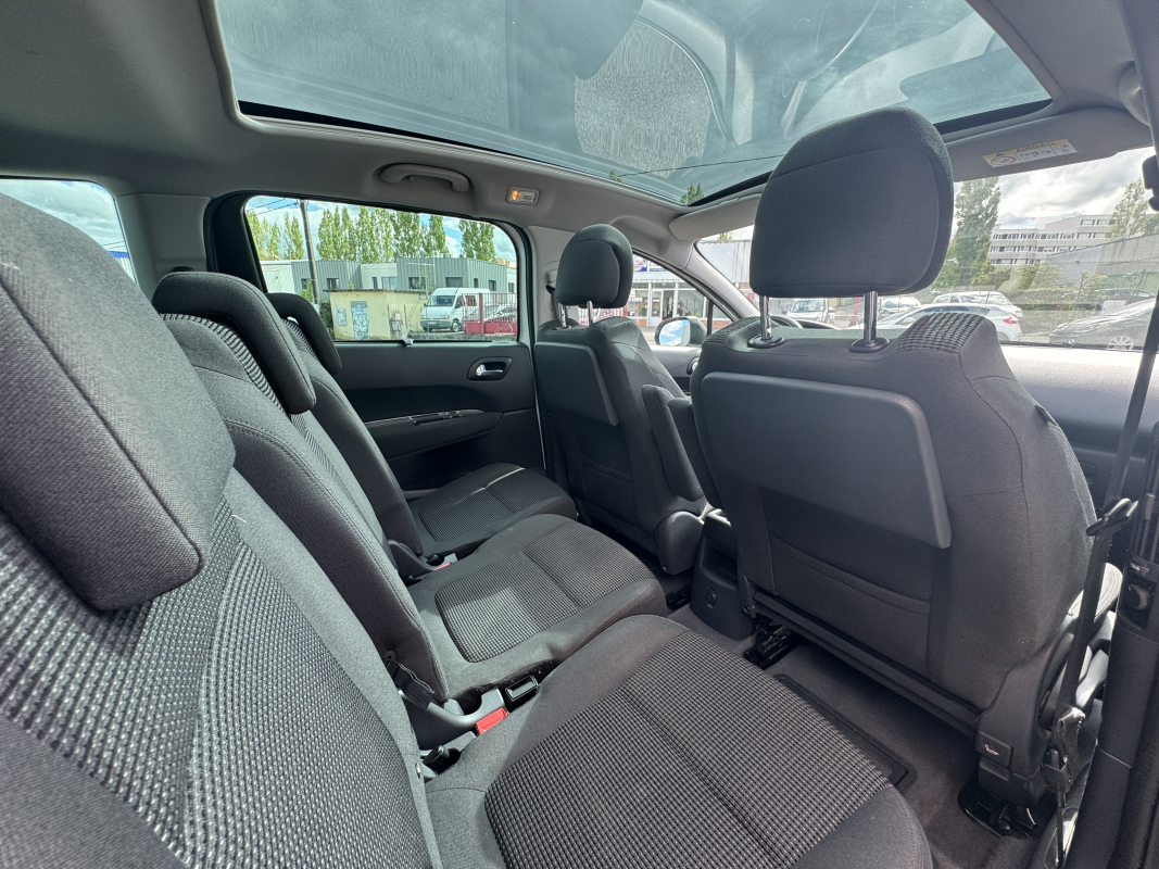 Peugeot 5008 — 22