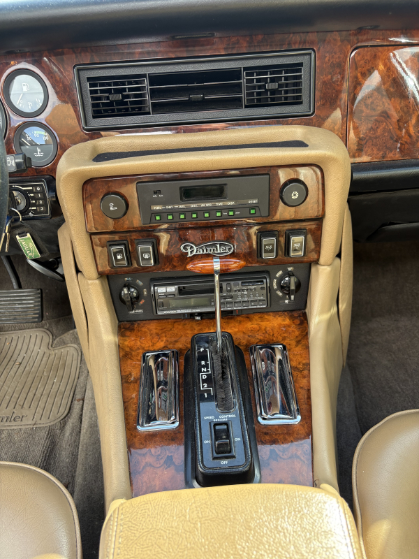 Jaguar Daimler — 12