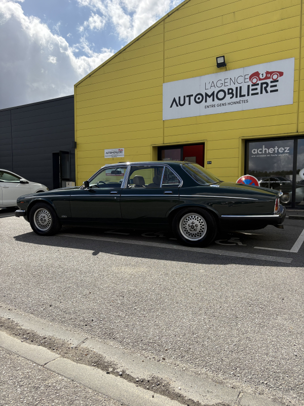 Jaguar Daimler — 8