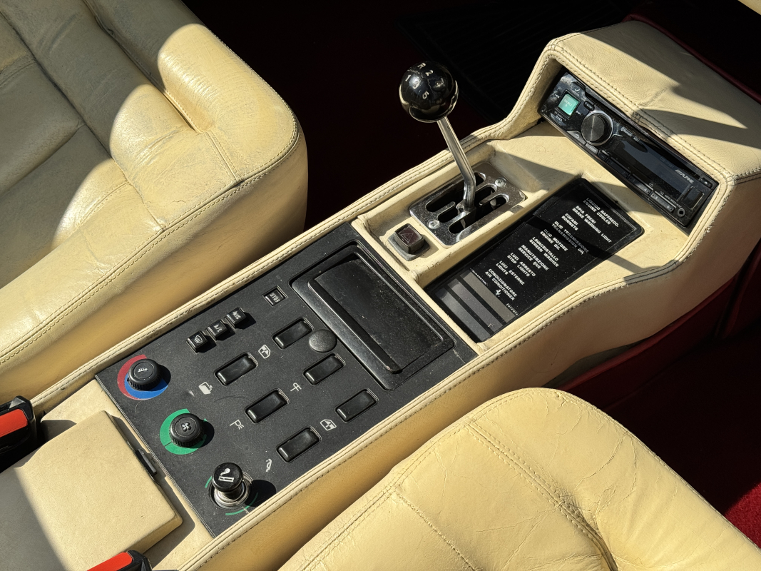Ferrari Mondial — 26