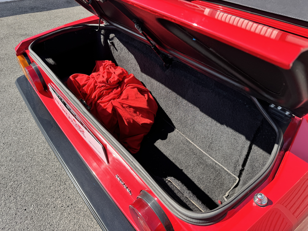 Ferrari Mondial — 18