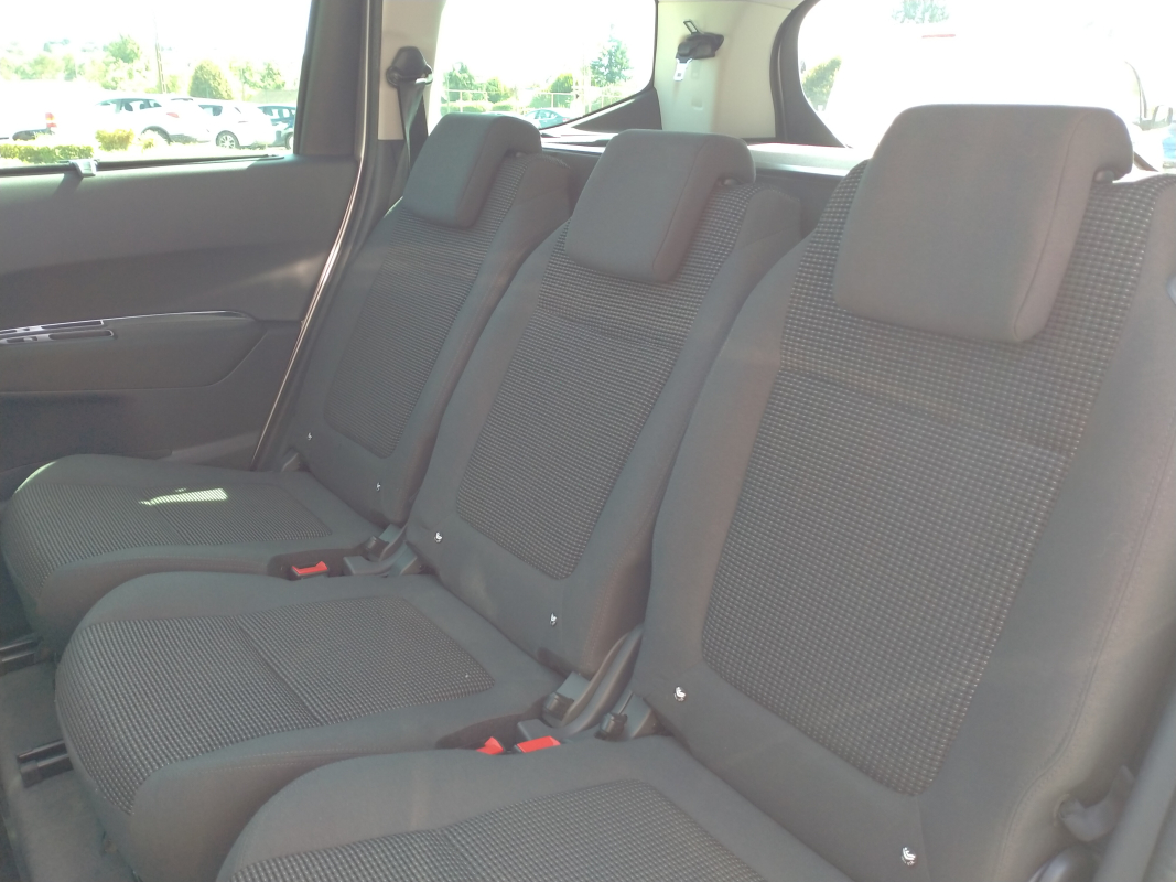 Peugeot 5008 — 11