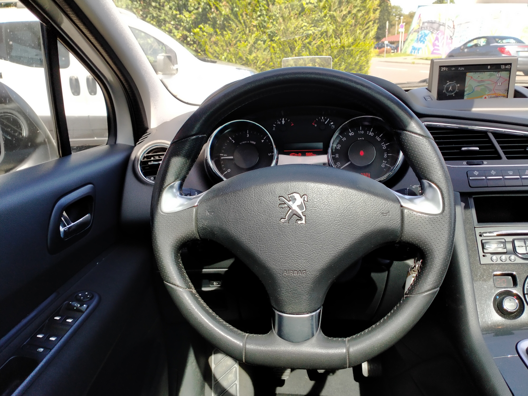 Peugeot 5008 — 23
