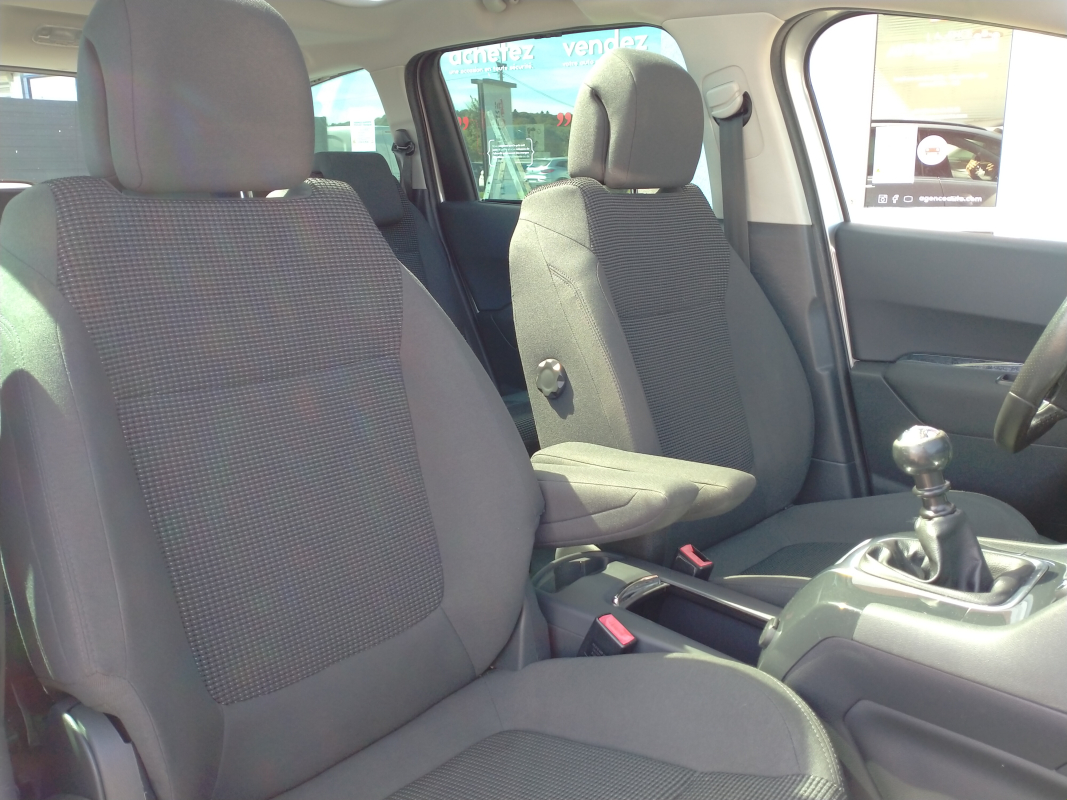 Peugeot 5008 — 9