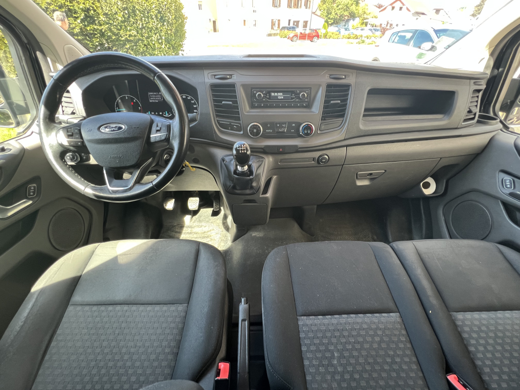 Ford Transit — 12