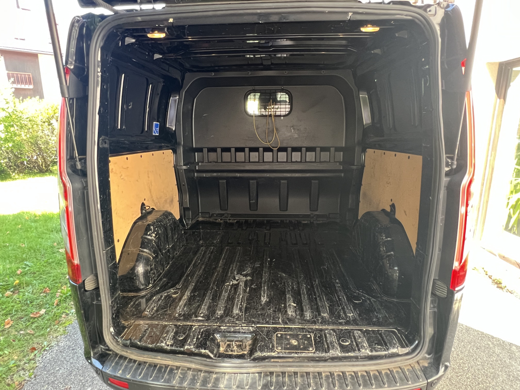 Ford Transit — 18