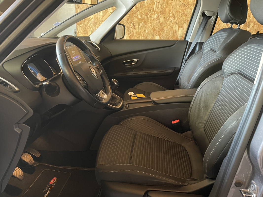 Renault Scenic — 10