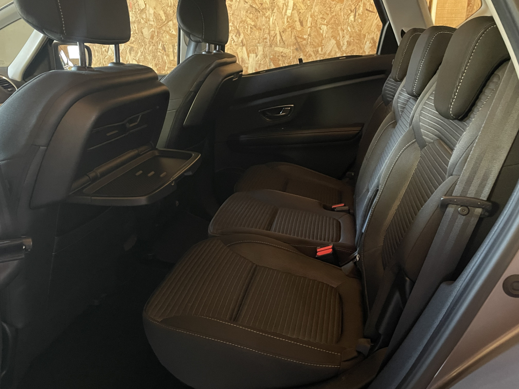 Renault Scenic — 16