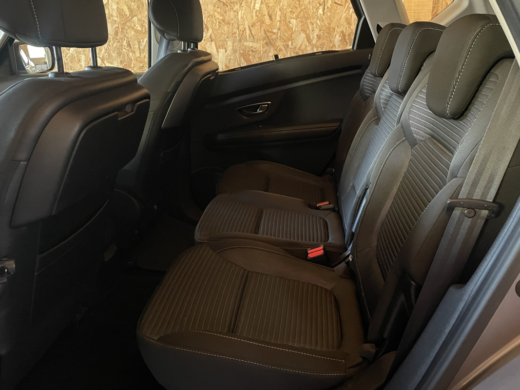 Renault Scenic — 17
