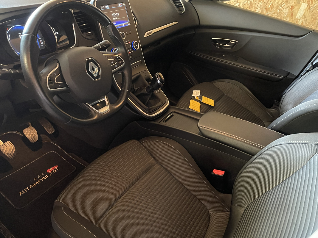 Renault Scenic — 9