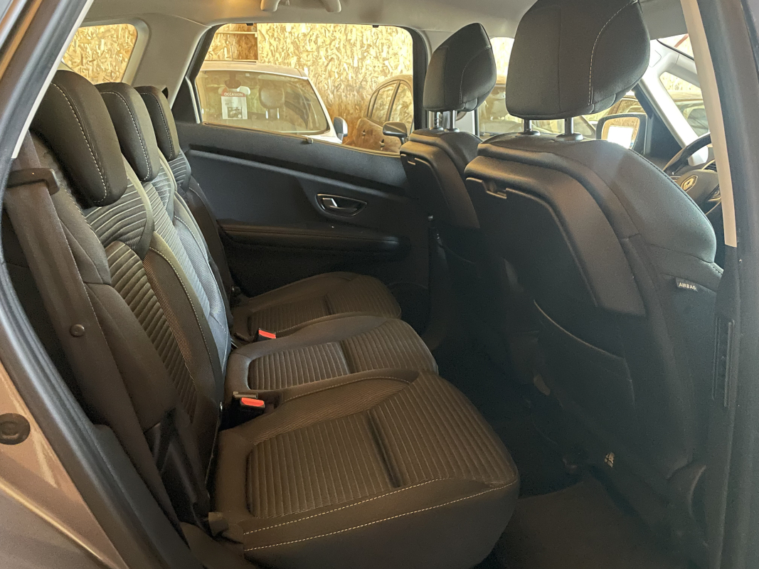 Renault Scenic — 18