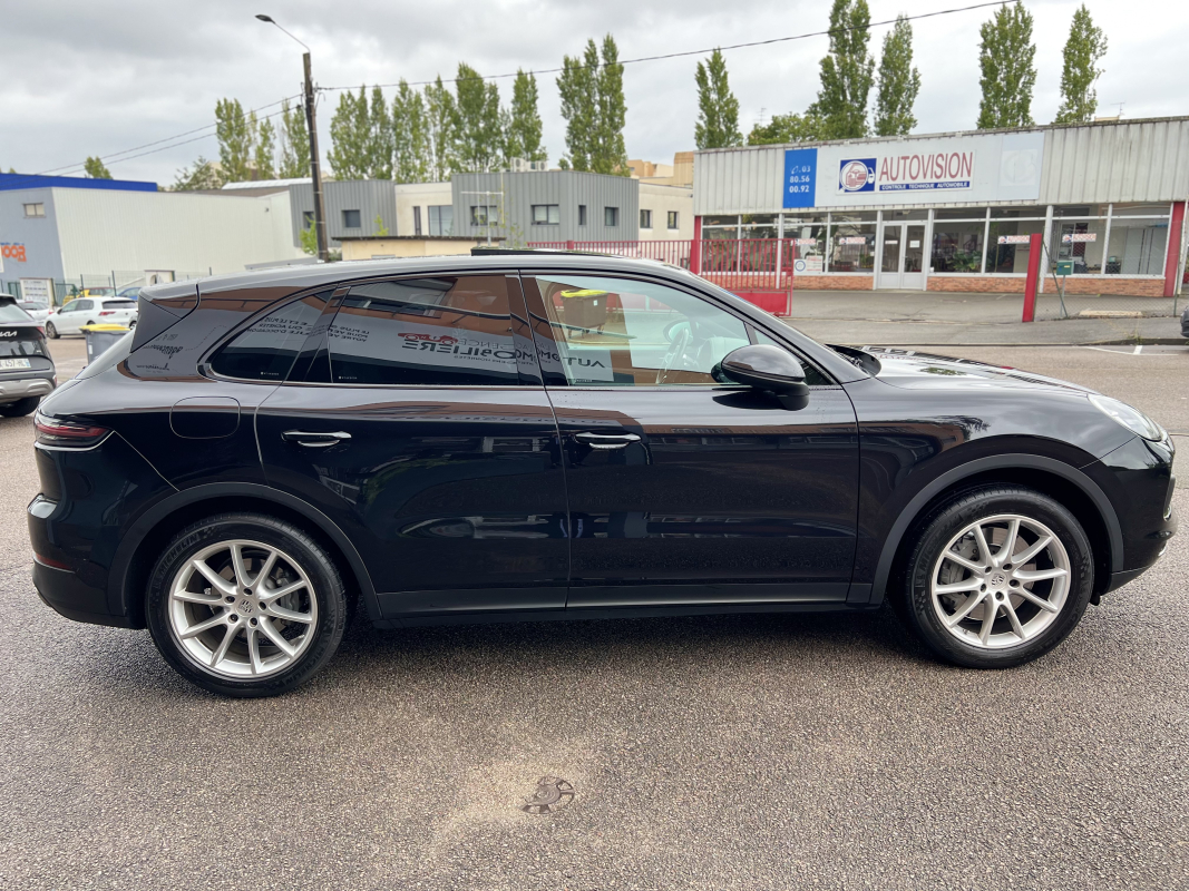 Porsche Cayenne — 22