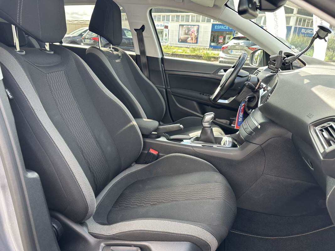 Peugeot 308 — 12