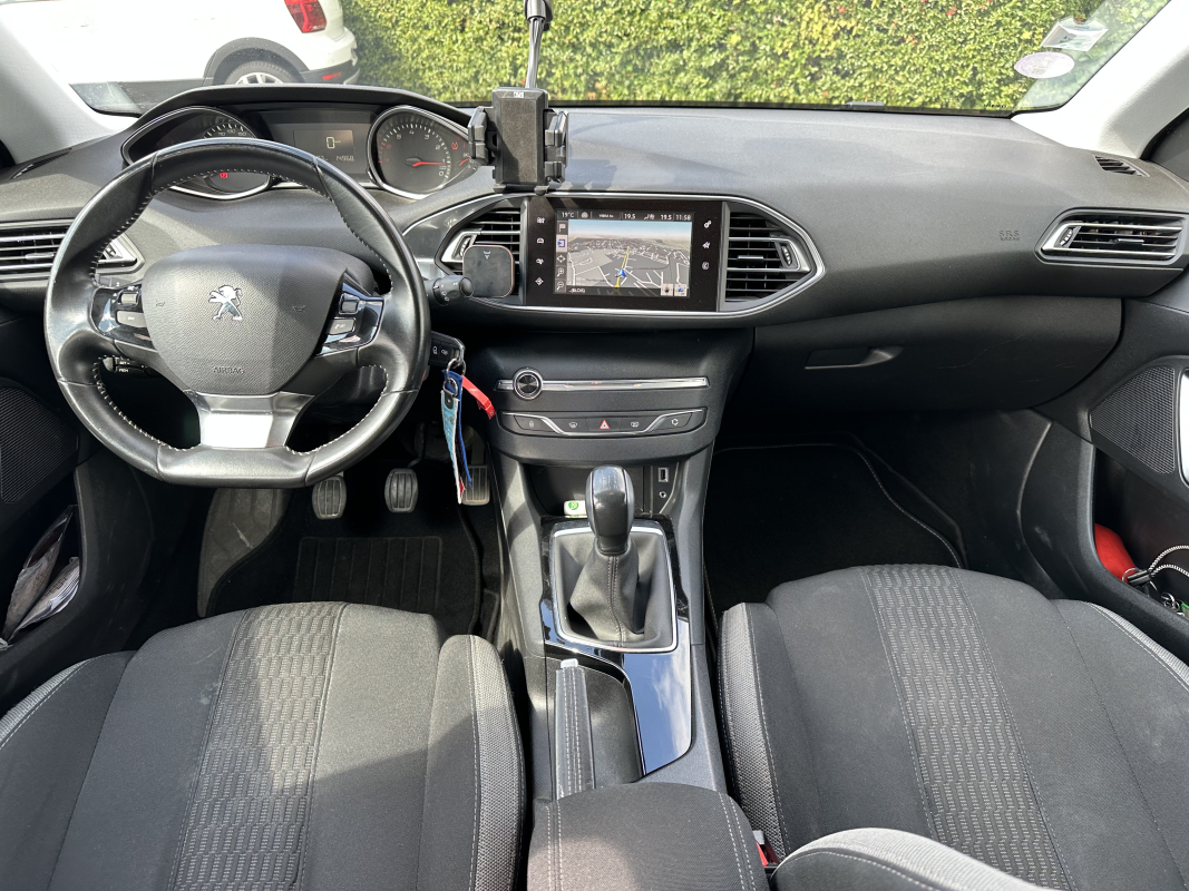 Peugeot 308 — 17
