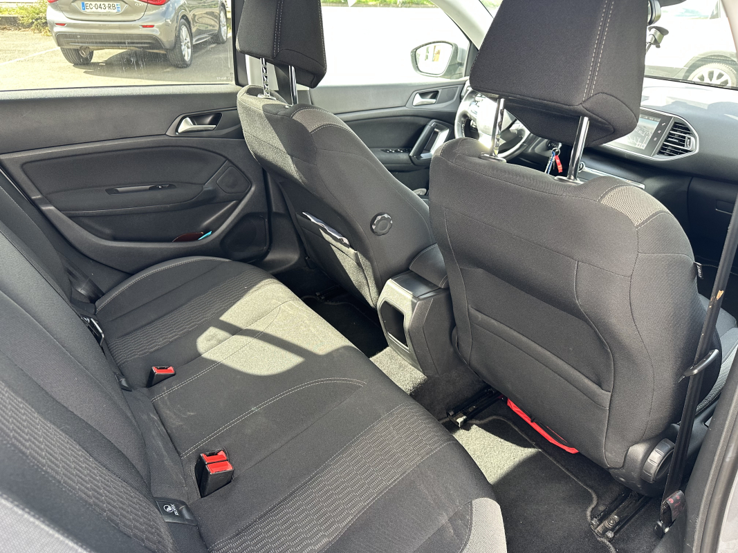 Peugeot 308 — 13