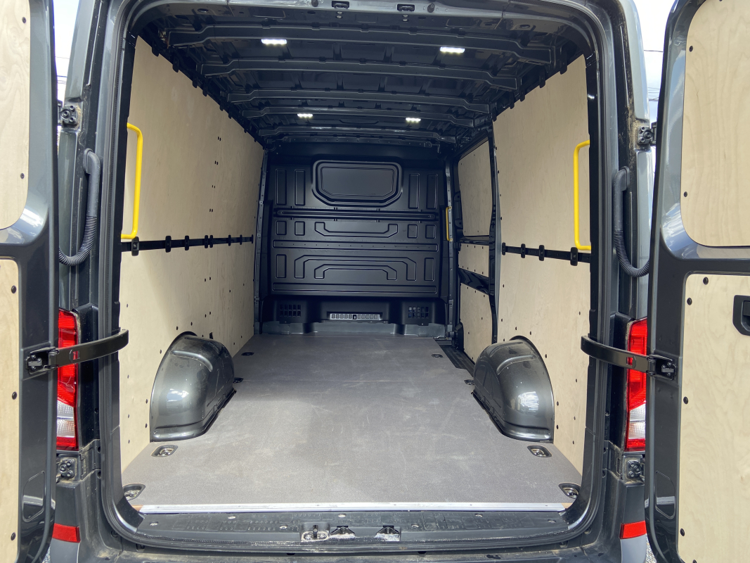 Volkswagen Crafter — 10