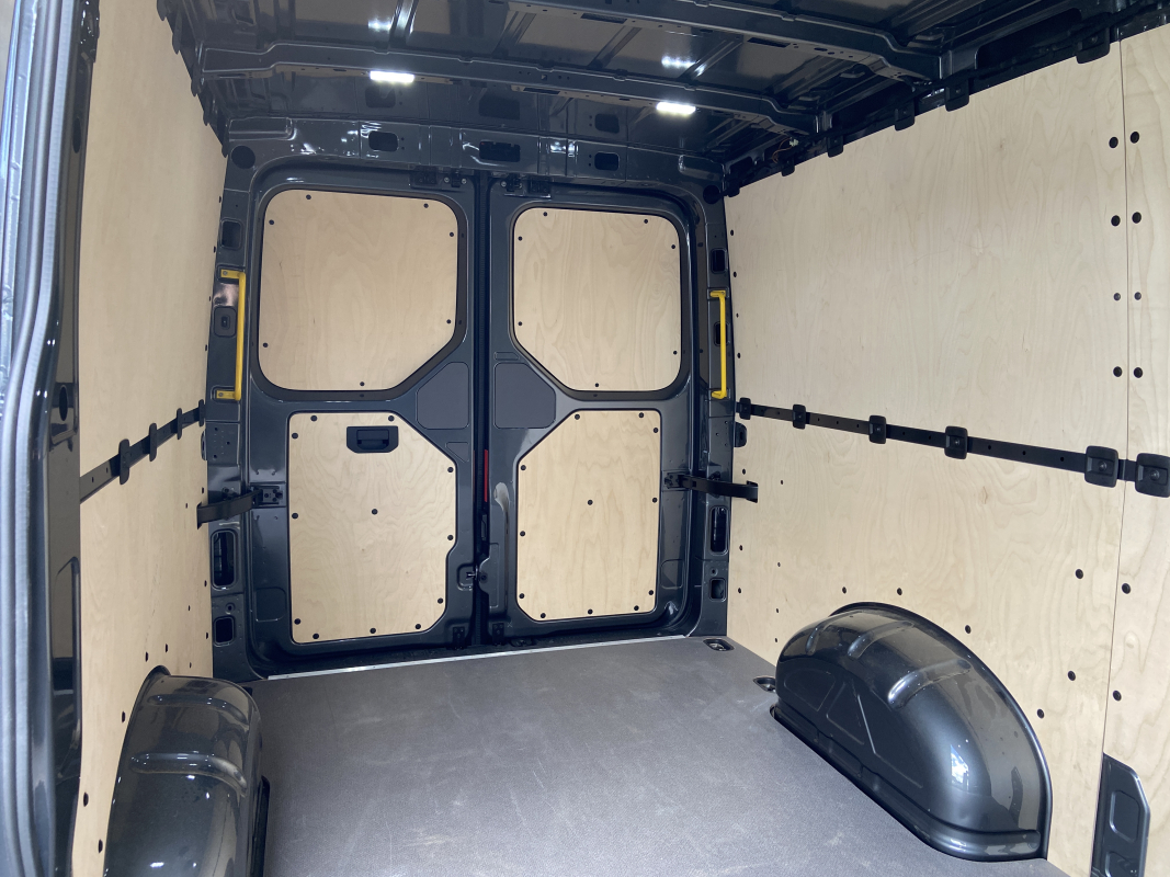 Volkswagen Crafter — 12