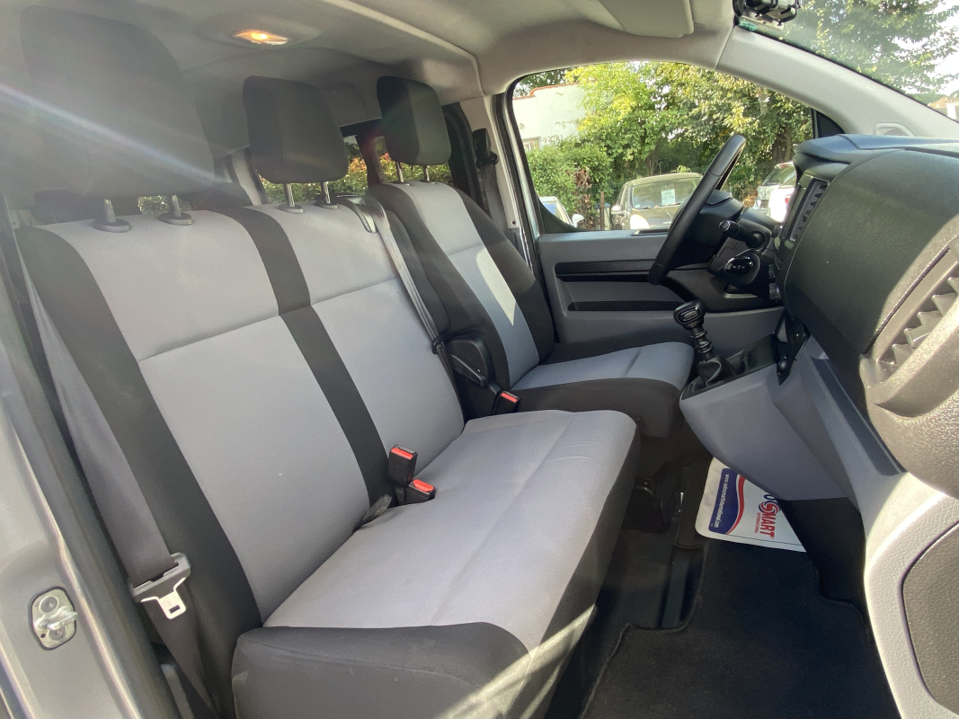 Toyota PROACE Combi — 12