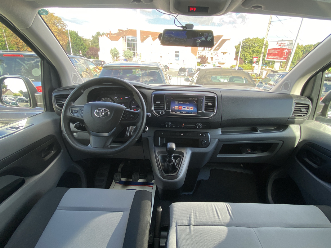 Toyota PROACE Combi — 14
