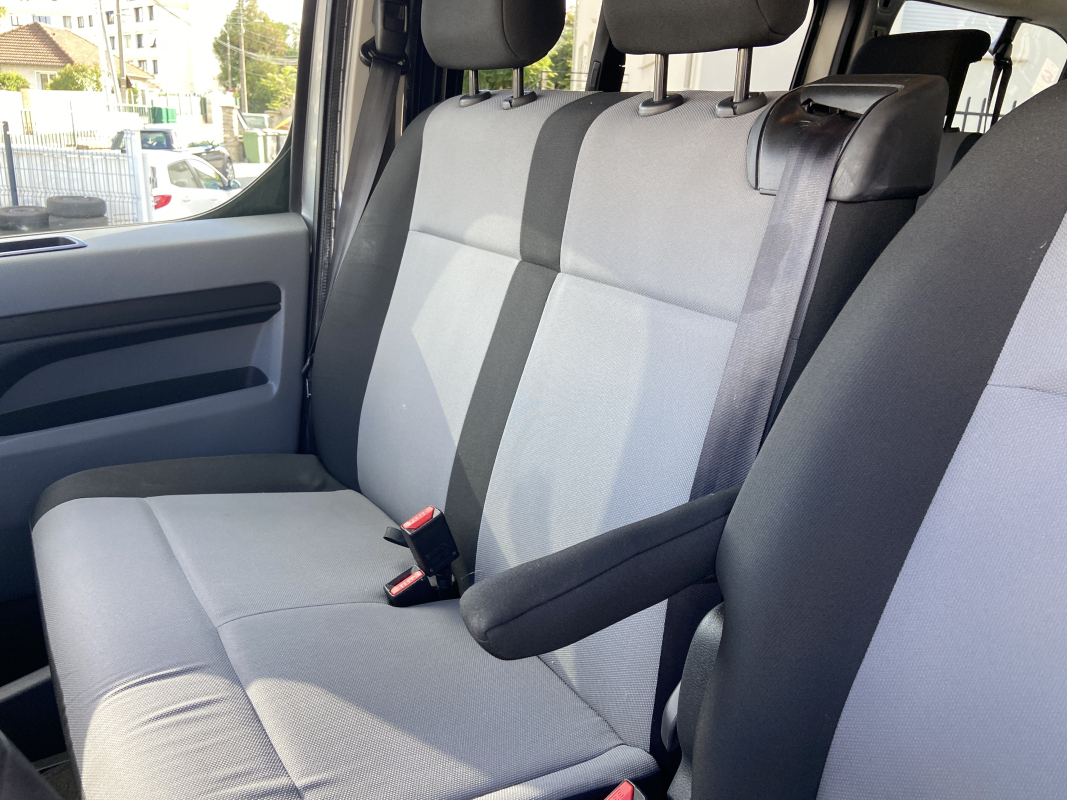 Toyota PROACE Combi — 24