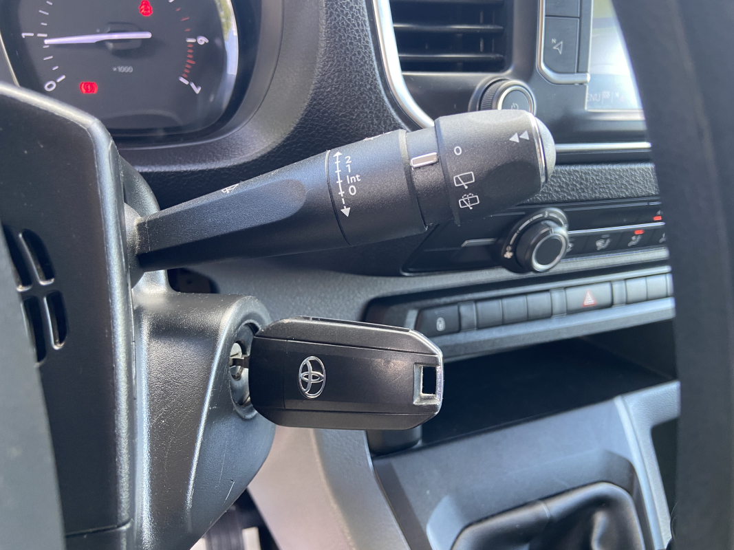 Toyota PROACE Combi — 20