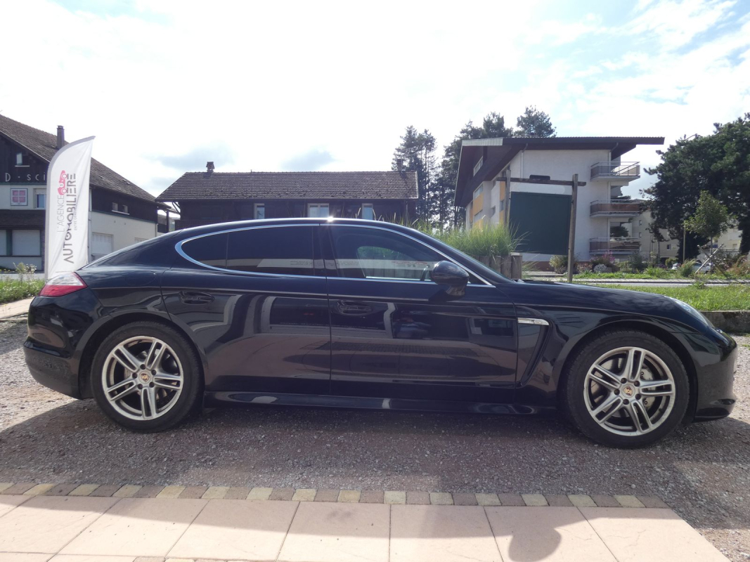 Porsche Panamera — 4