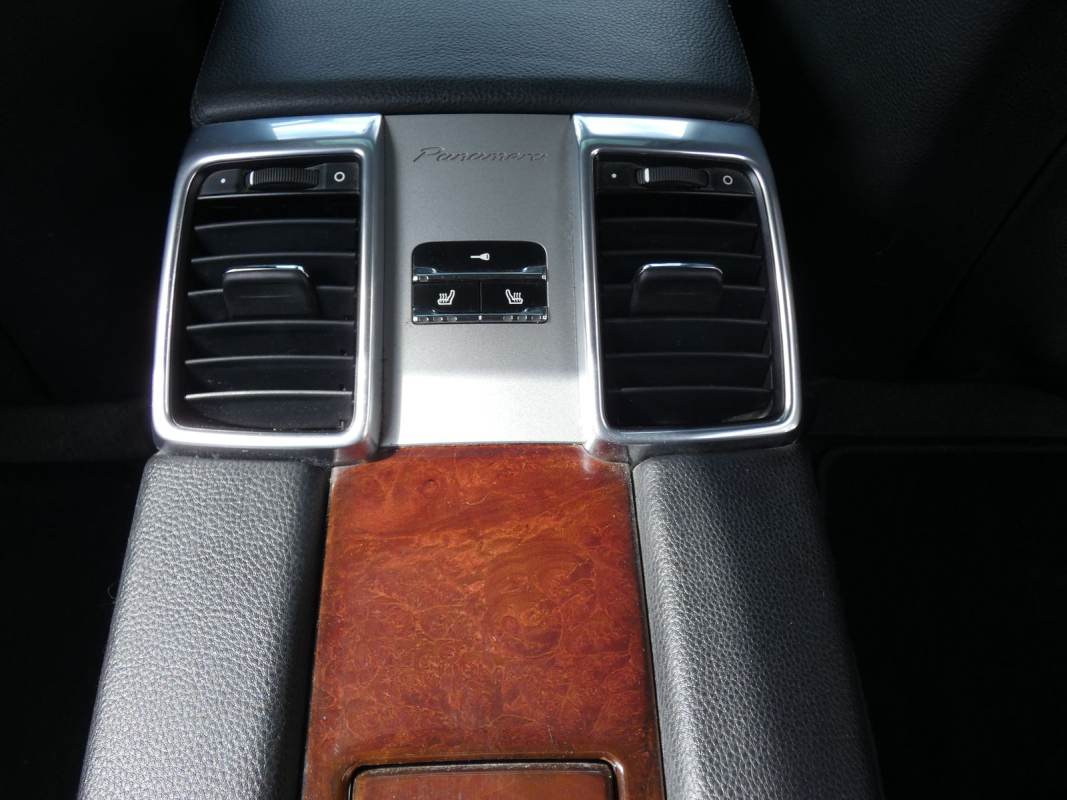 Porsche Panamera — 27