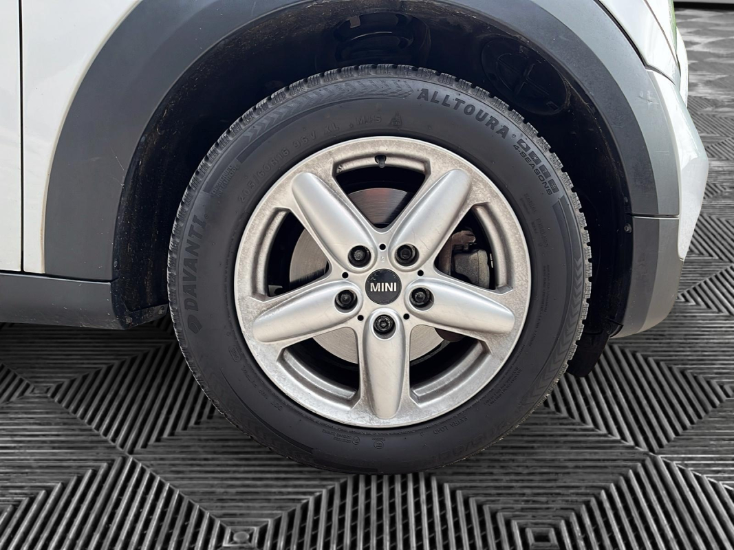 Mini Countryman — 16