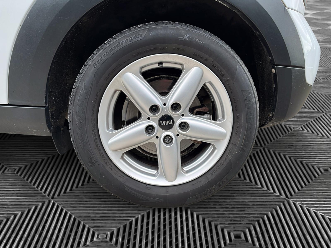 Mini Countryman — 15
