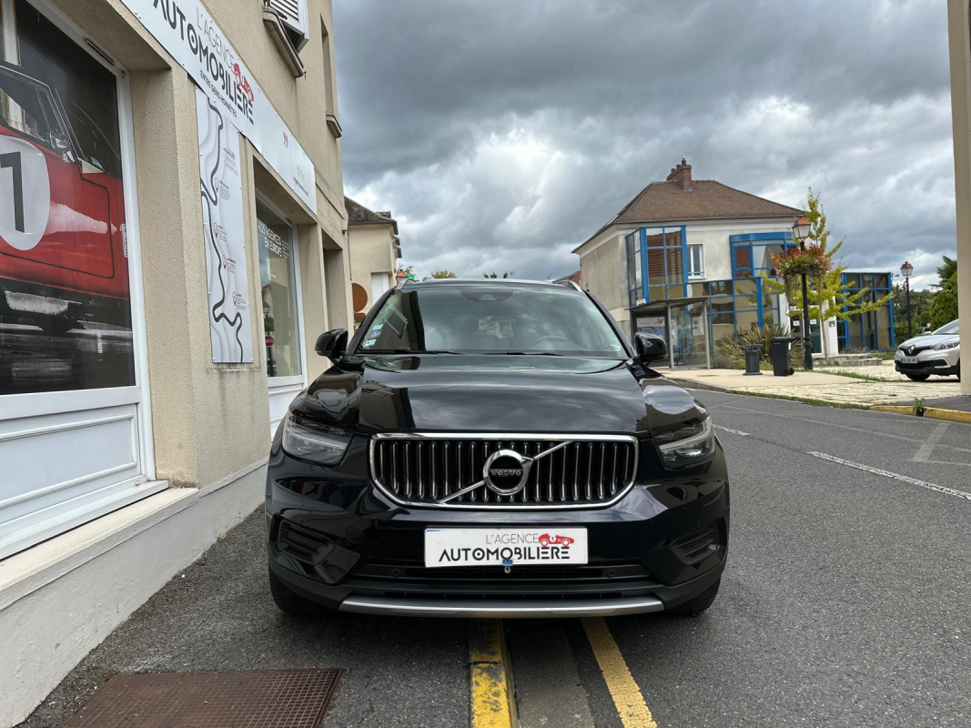 Volvo XC40 — 2