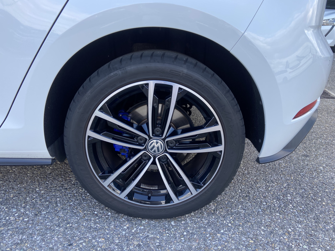 Volkswagen Golf — 27