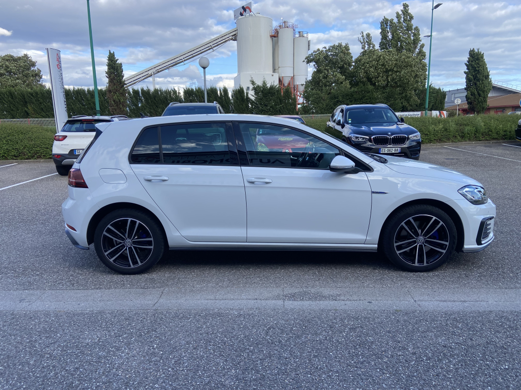 Volkswagen Golf — 11