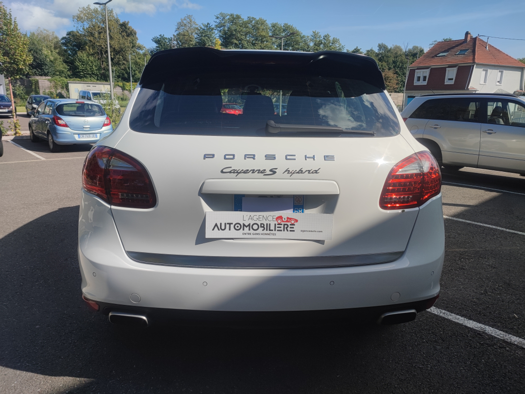 Porsche Cayenne — 4