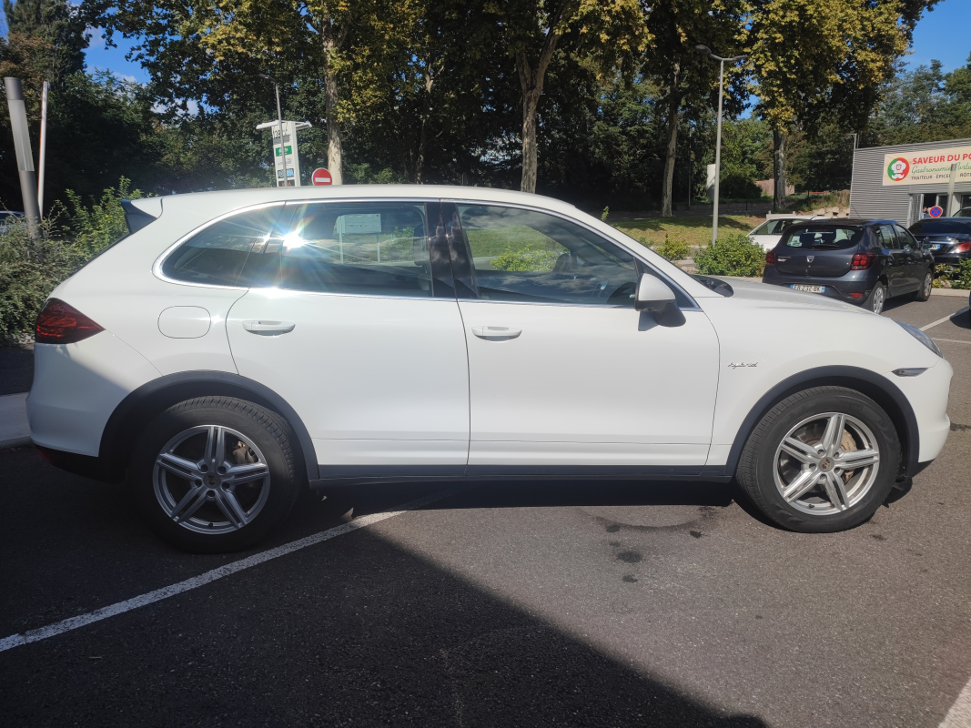 Porsche Cayenne — 6