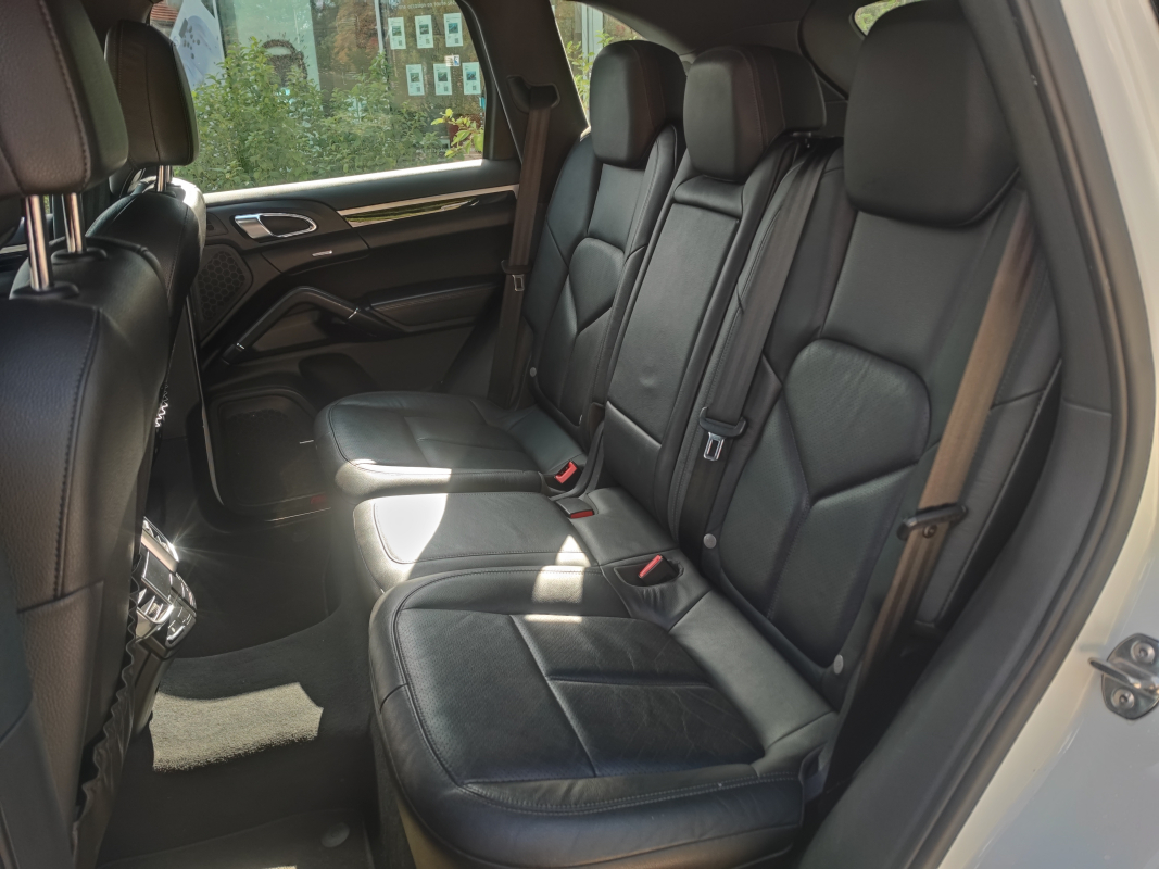 Porsche Cayenne — 15