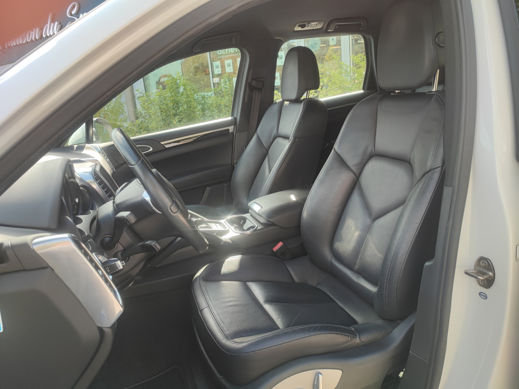 Porsche Cayenne — 12