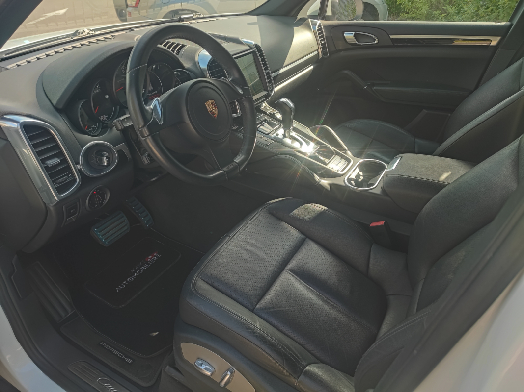 Porsche Cayenne — 11