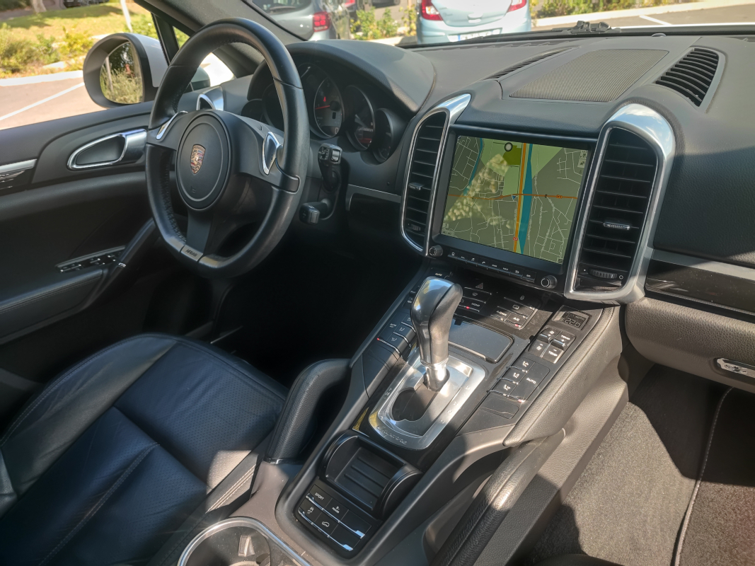 Porsche Cayenne — 14