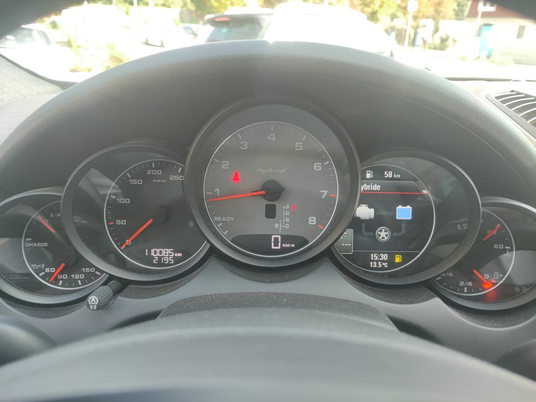 Porsche Cayenne — 17