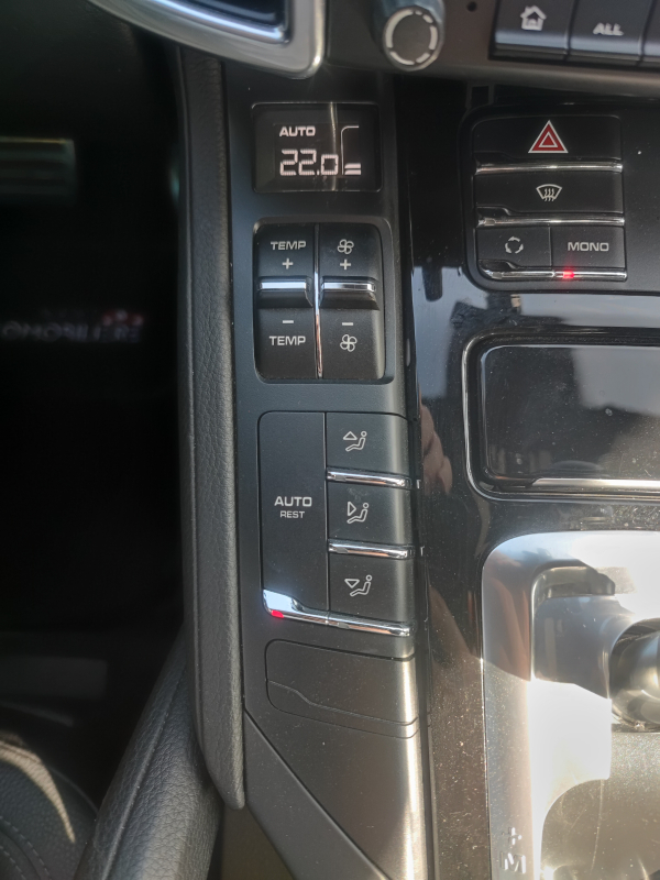 Porsche Cayenne — 28