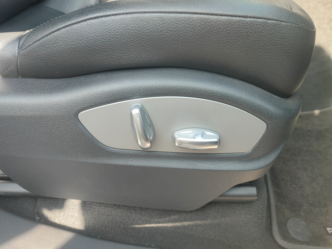 Porsche Cayenne — 35