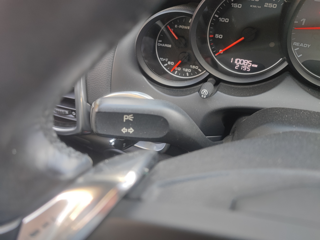 Porsche Cayenne — 39