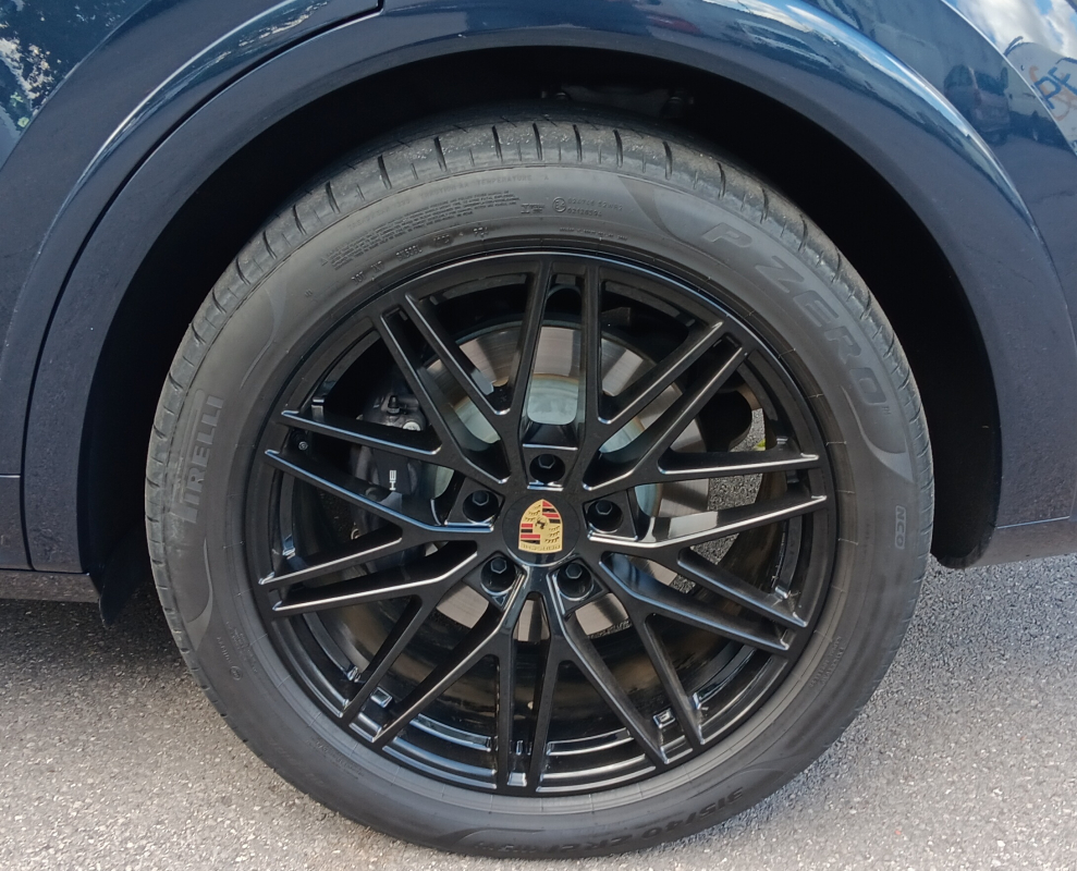 Porsche Cayenne — 19